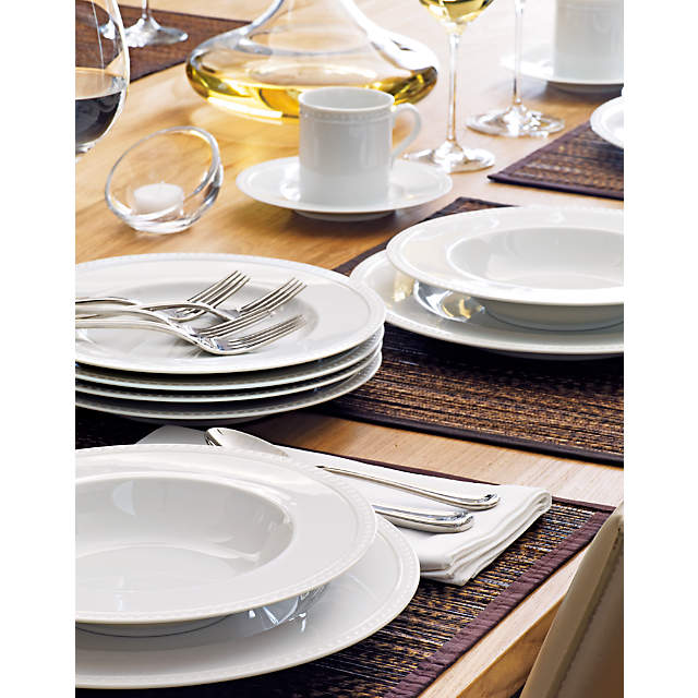 Staccato Wide-Rim Porcelain Dinnerware