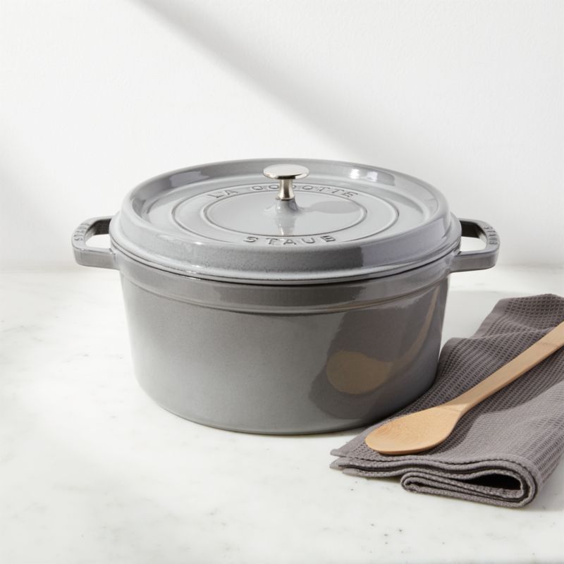 Staub 7qt Round Dutch Oven