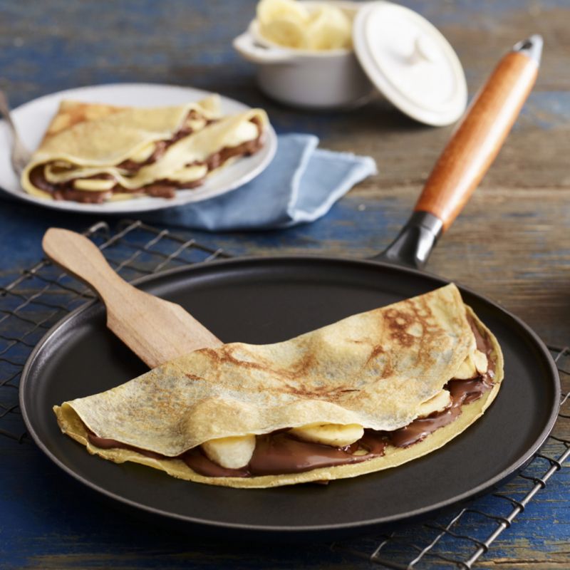 Chasseur 071122 11 3/4 Cast Iron Crepe Pan with Beech Wood Spatula and  Scraper