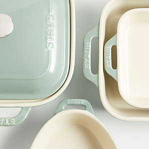 White Ruffle 5-Piece Bakeware Set