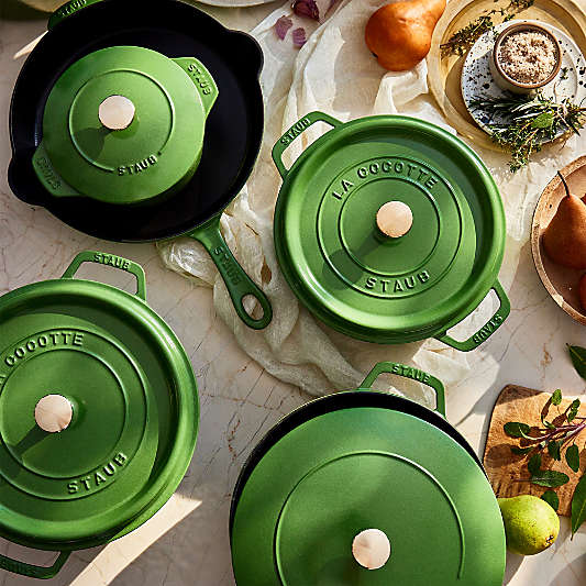 Staub ® 5-Qt. Pistacho Essential French Oven