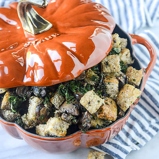 Staub ® 3.5-qt Enamel Cast Iron Pumpkin Cocotte