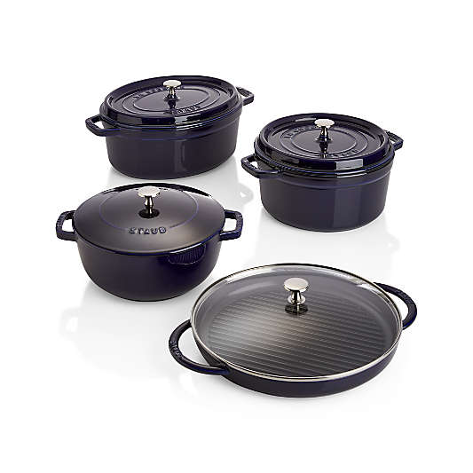 Staub 5.5-Qt Round Dark Blue Cocotte