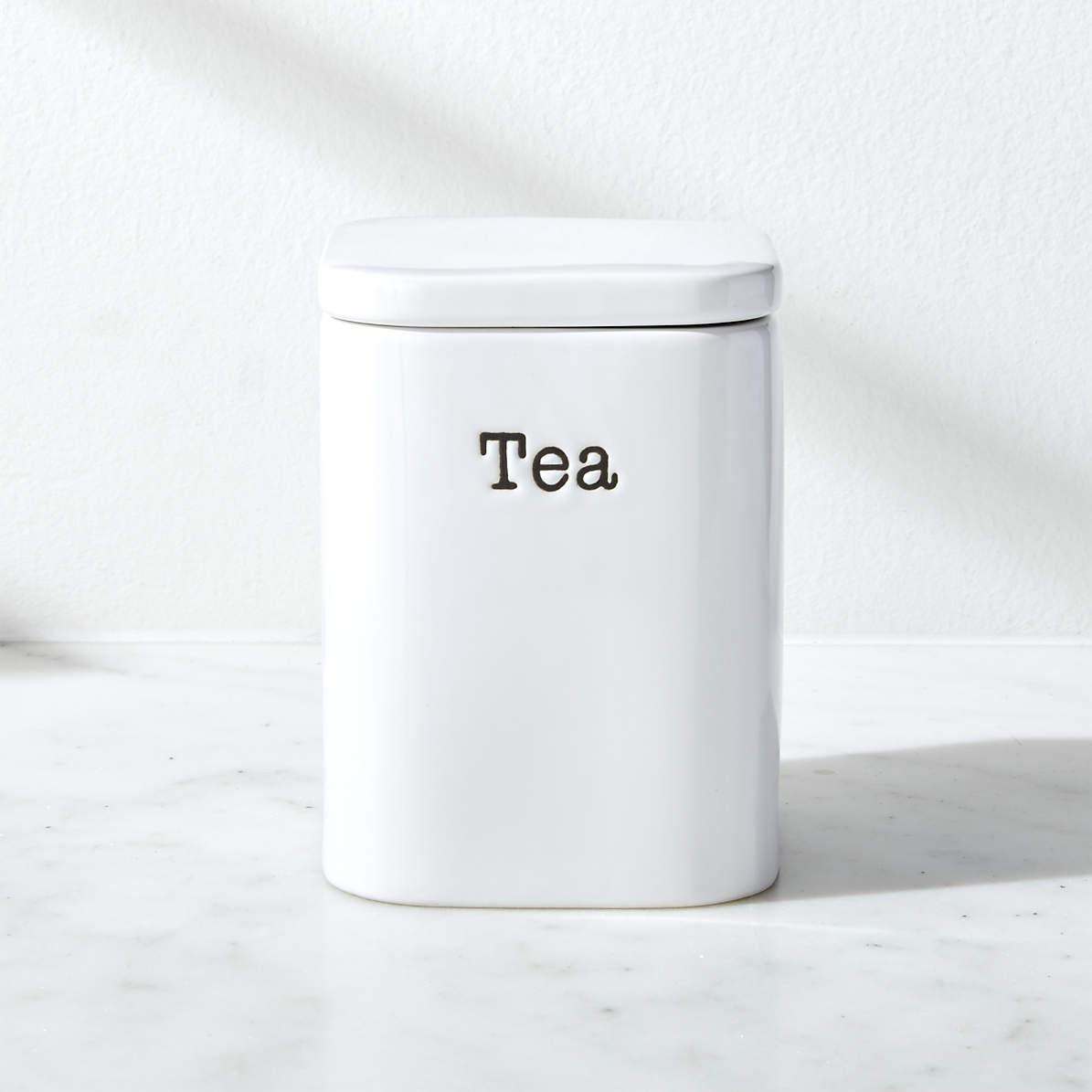 Metal tea tin and tea bags Stock Photo - Alamy