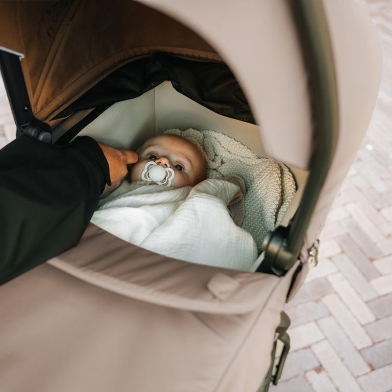 Thule Urban Glide Tinted Taupe Baby Bassinet - image 2 of 10