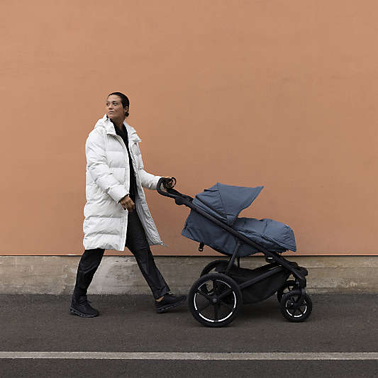 Thule Urban Glide Dark Slate 4-Wheel Newborn Stroller with Magnetic Buckle