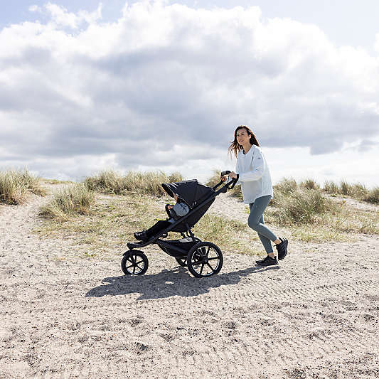 Thule Urban Glide Black 4-Wheel All Terrain Stroller with Bumper Bar Bundle