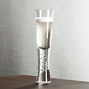 https://cb.scene7.com/is/image/Crate/VerveChampagneGlass5ozSHF15/$web_pdp_carousel_low$/220913132559/verve-champagne-glass.jpg