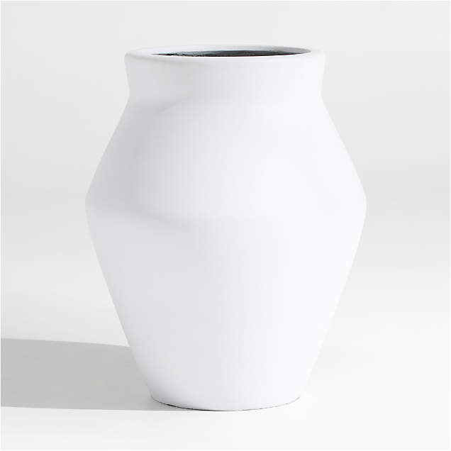 Ophelia Natural Large Planter + Reviews | Crate & Barrel