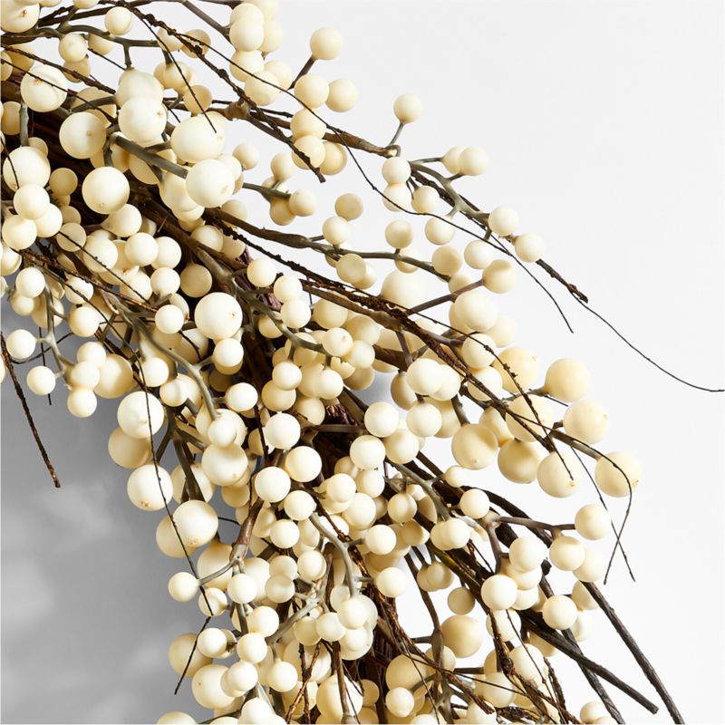 White Berry Holiday Wreath and Garland Set