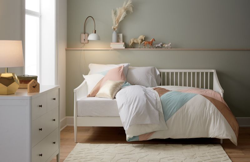 Hampshire Spindle White Wood Kids Daybed - image 6 of 14