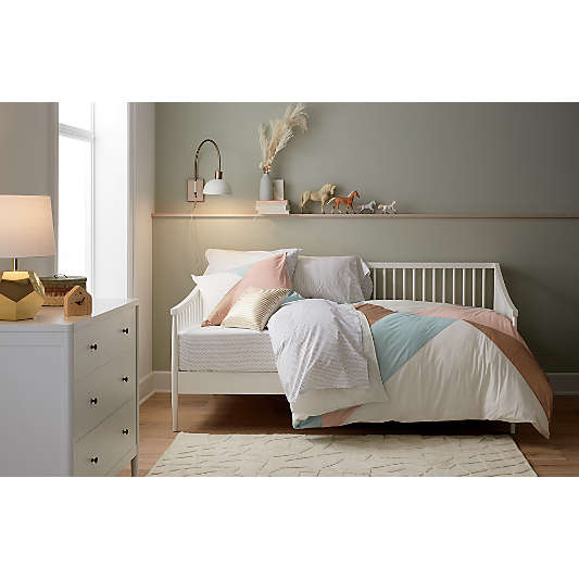 Hampshire White Wood 4-Drawer Kids Dresser