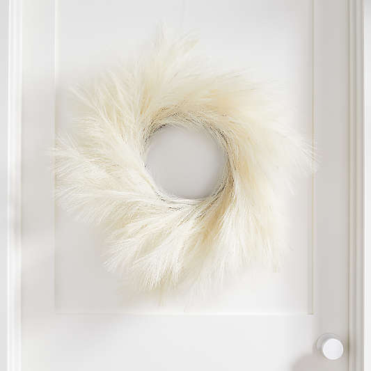 Faux Ivory Pampas Grass Wreath 28"