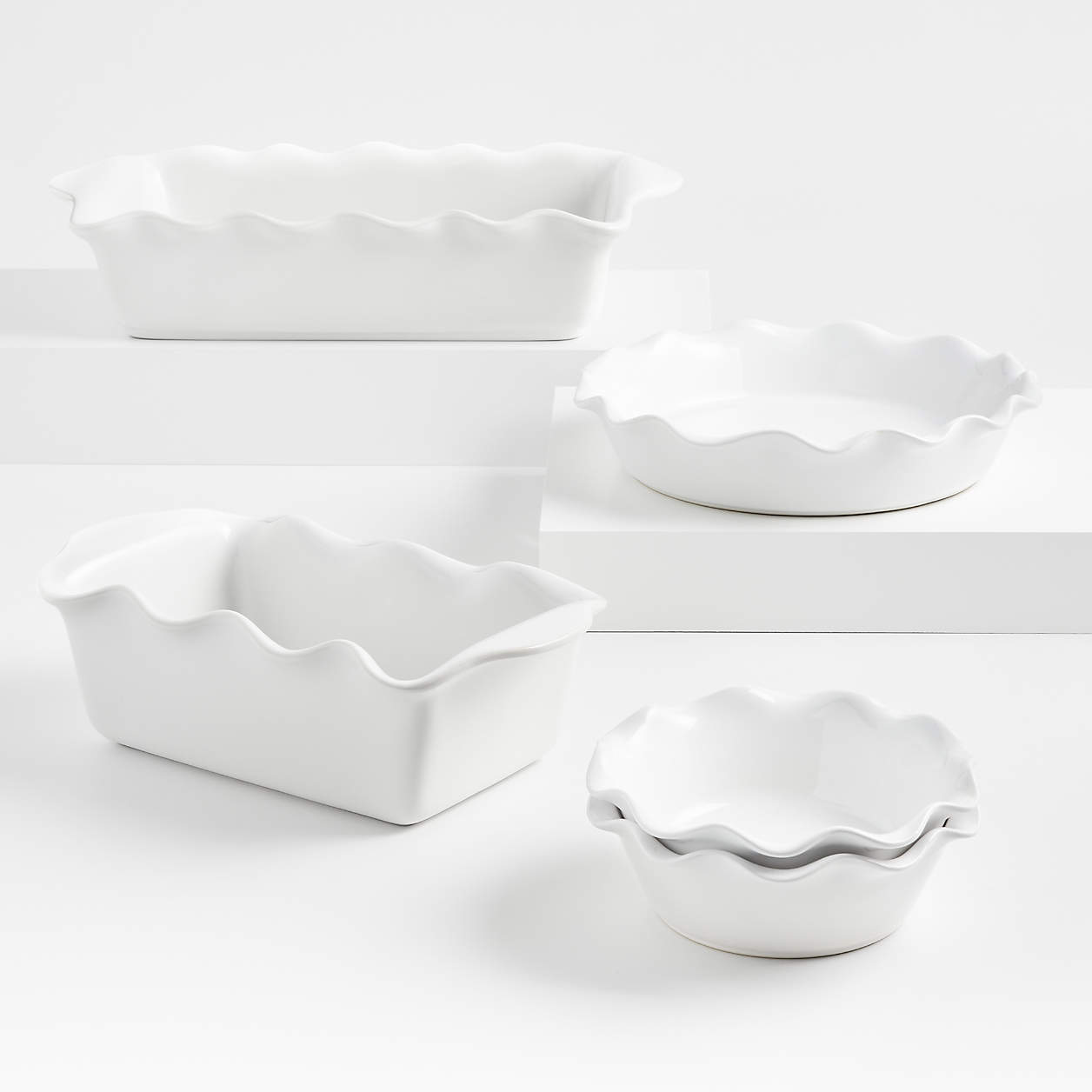 White Ruffle 5-Piece Bakeware Set