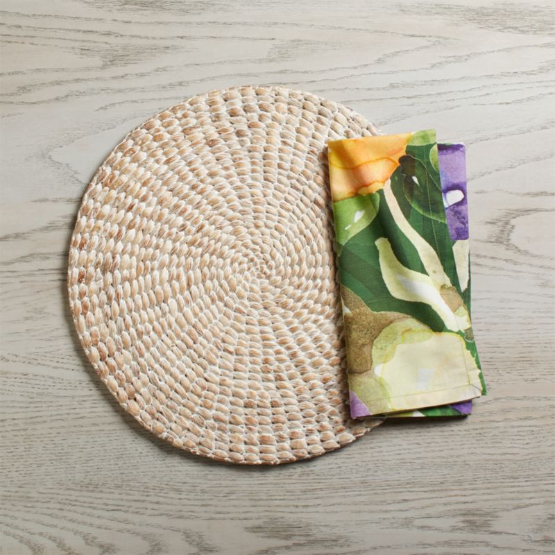 Round Whitewashed Water Hyacinth Placemat