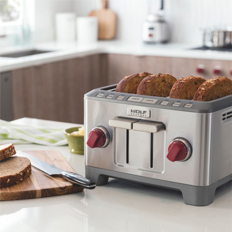 Wolf Gourmet 4-Slice Toaster with 1-Slice Toasting and Red Knobs ...