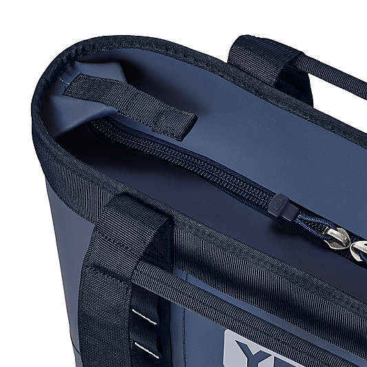 YETI Camino Zip Carryall 18L Classic Navy