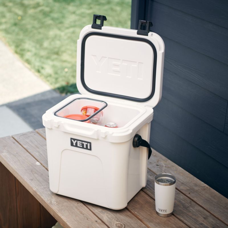 YETI Roadie 24 Hard Cooler Navy