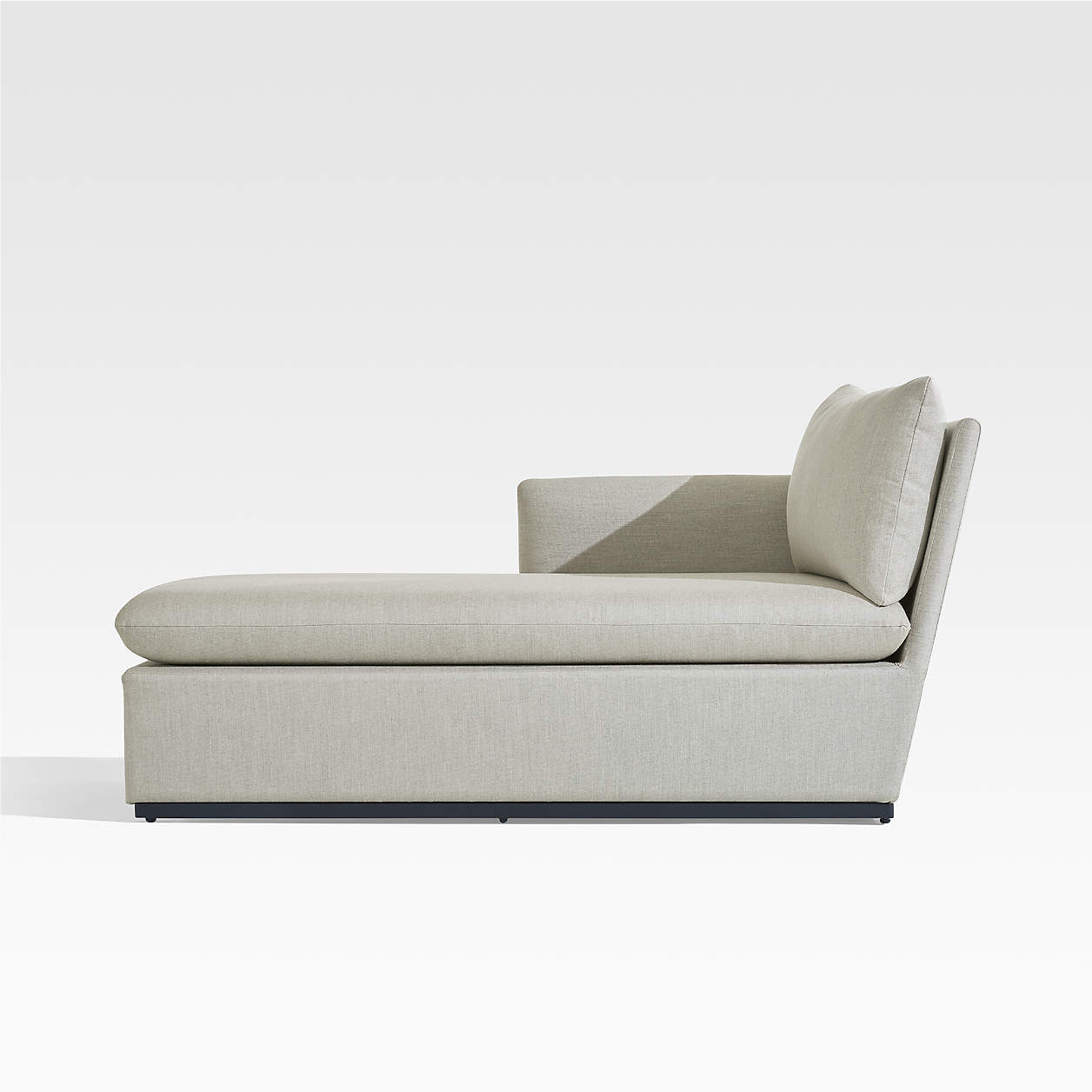 Modern Velvet Armchair With Golden Metal Legs For Living Room