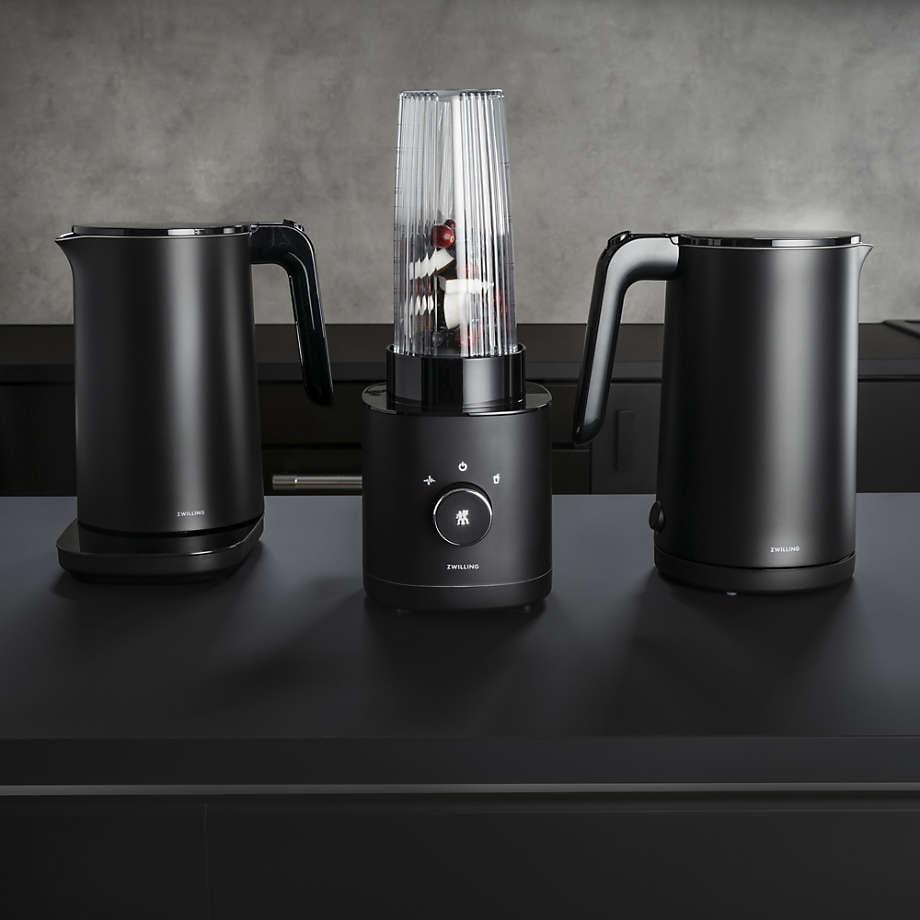 ZWILLING Enfinigy Cool Touch 1-Liter Electric Kettle, Cordless Tea Kettle &  Hot Water - Black