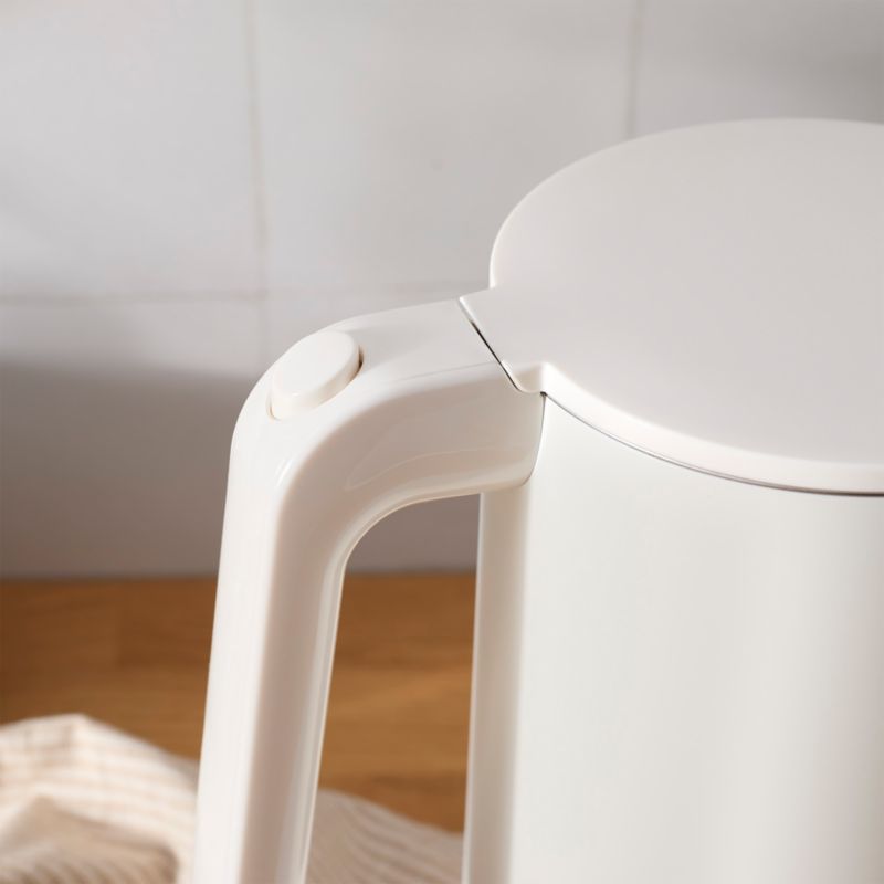 ZWILLING ® Enfinigy Matte White Cool Touch 1.5-L Tea Kettle Pro - image 5 of 9