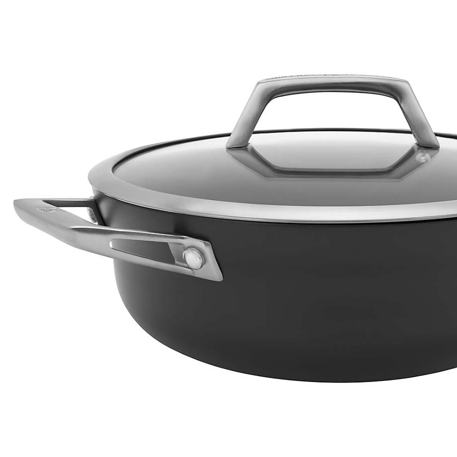 ZWILLING Motion Hard Anodized Aluminum Nonstick Dutch Oven - Bed