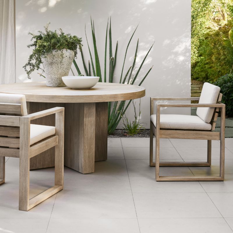 Outdoor Dining Tables