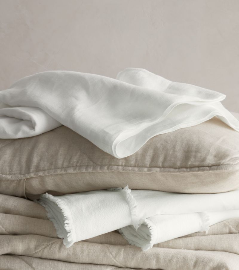 Furniture, Home Decor and Wedding Registry | Crate & Barrel