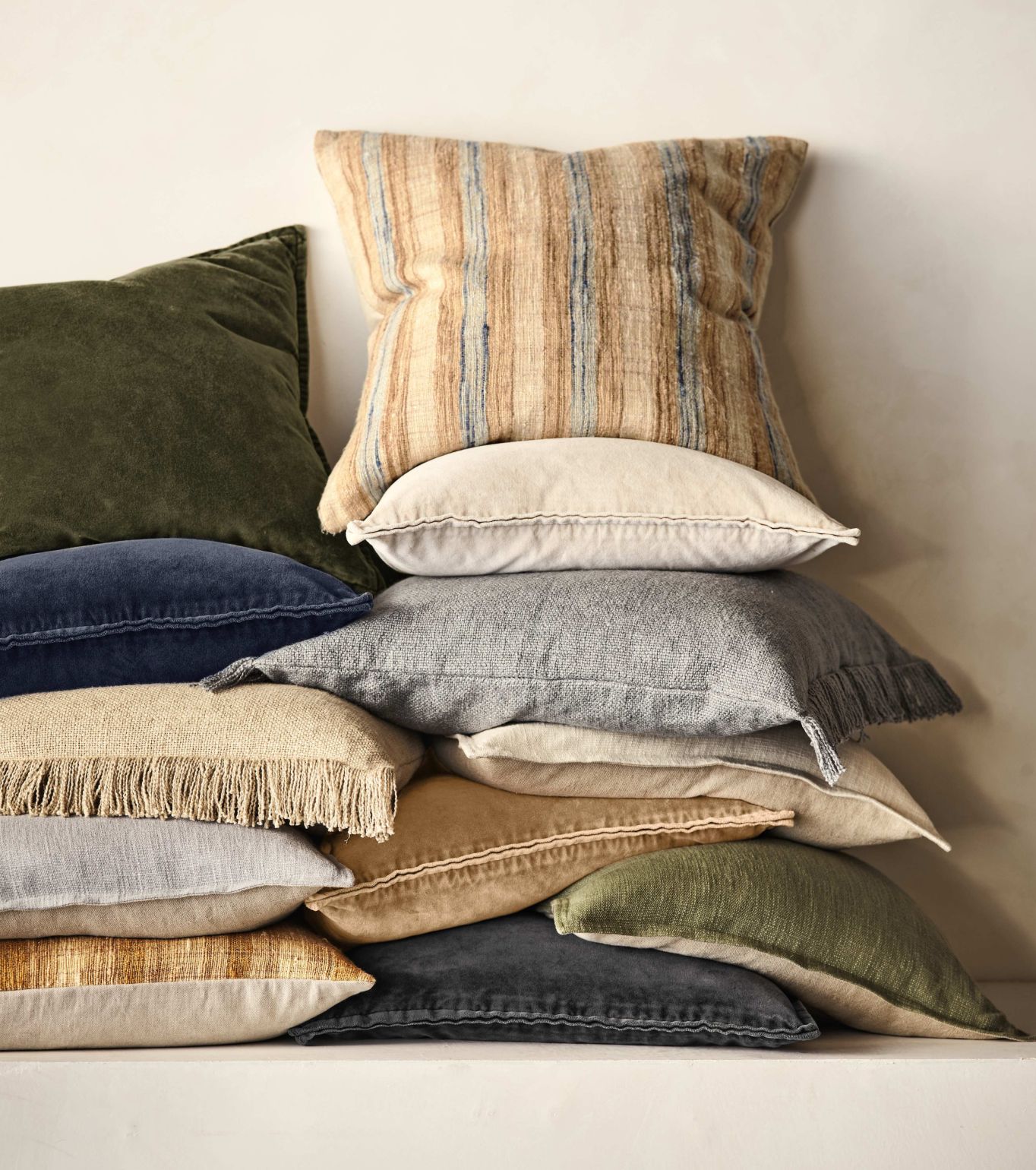 Modern Furniture Store, Home Decor & Wedding Registry | Crate & Barrel Modern Furniture Store, Home Decor & Wedding Registry | Crate & Barrel