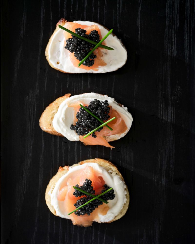 Smoked Salmon & Caviar Bites