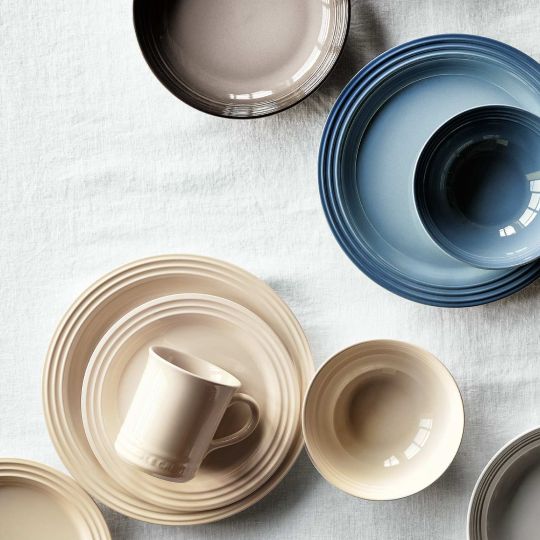 le creuset dinnerware