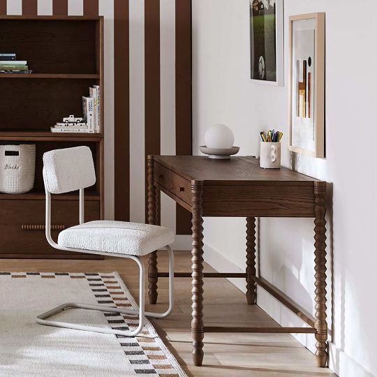 Kids Desks & Desk Chairs