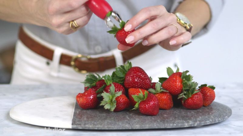 Play Chef'n ® Strawberry Huller - video 2 of 3