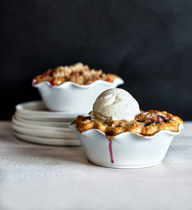 https://cb.scene7.com/is/image/Crate/cb_d_20230622_RecipePage_AppleBlackberryPie?wid=800&qlt=70&op_sharpen=1