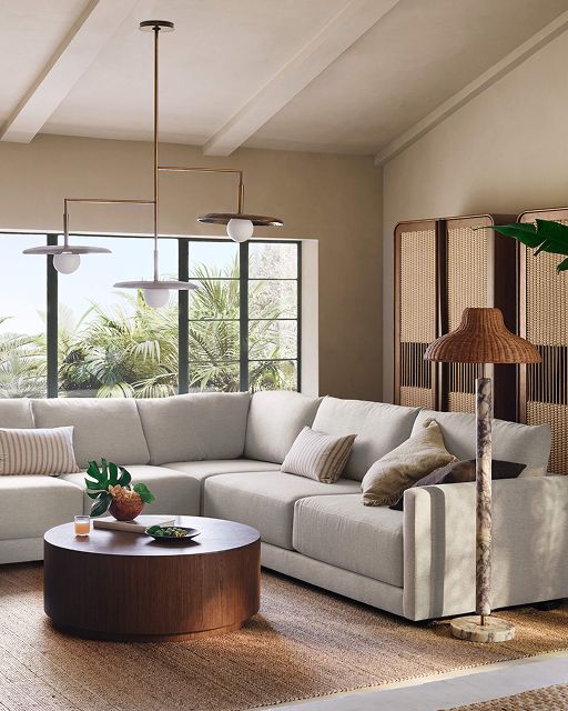 Crate & Barrelの高級ベッドソファー Modern Furniture Store, Home Decor & Wedding Registry | Crate & Barrel