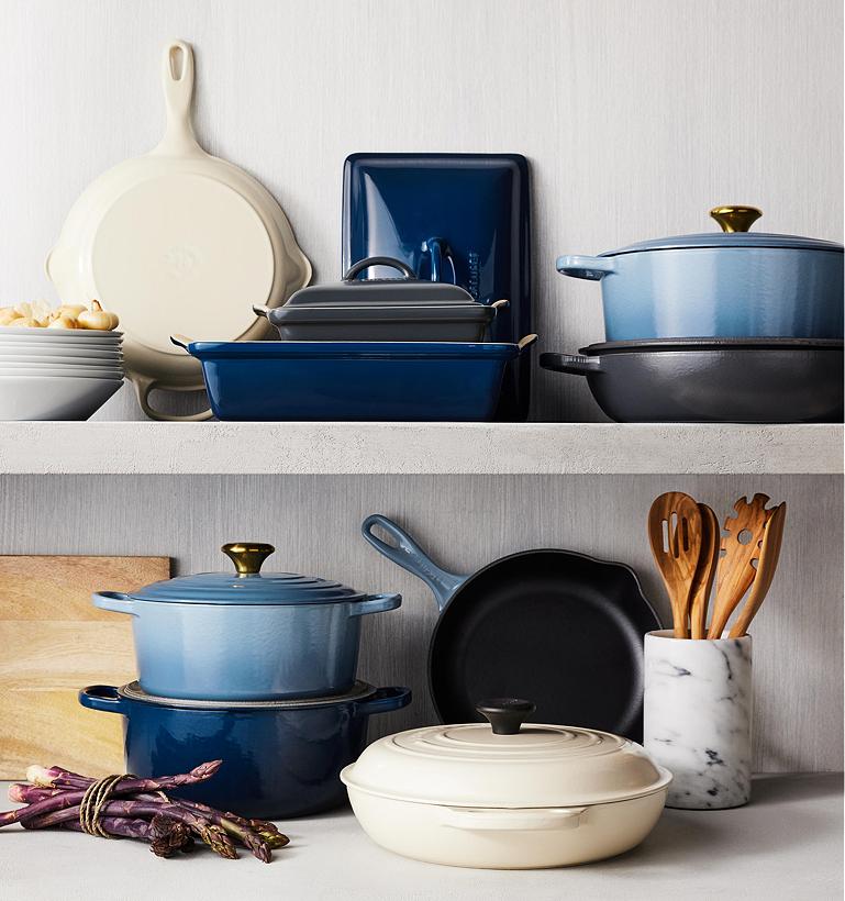 Kitchen Craft Cast Iron Mini Cookware, Frying Pots & Pans & Wooden Serving  Board