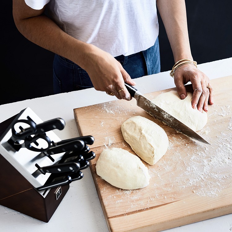 This Japanese Kitchen Knife Set Ups Your Chopping and Cutting Game