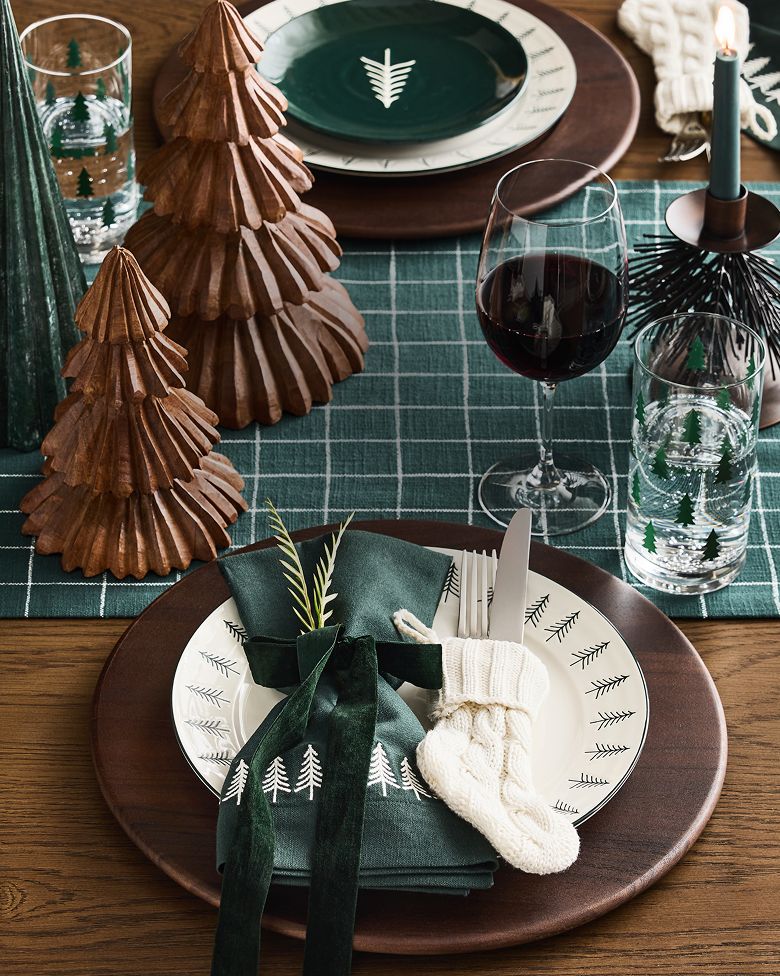 Christmas Plate Settings & Holiday Place Setting Ideas