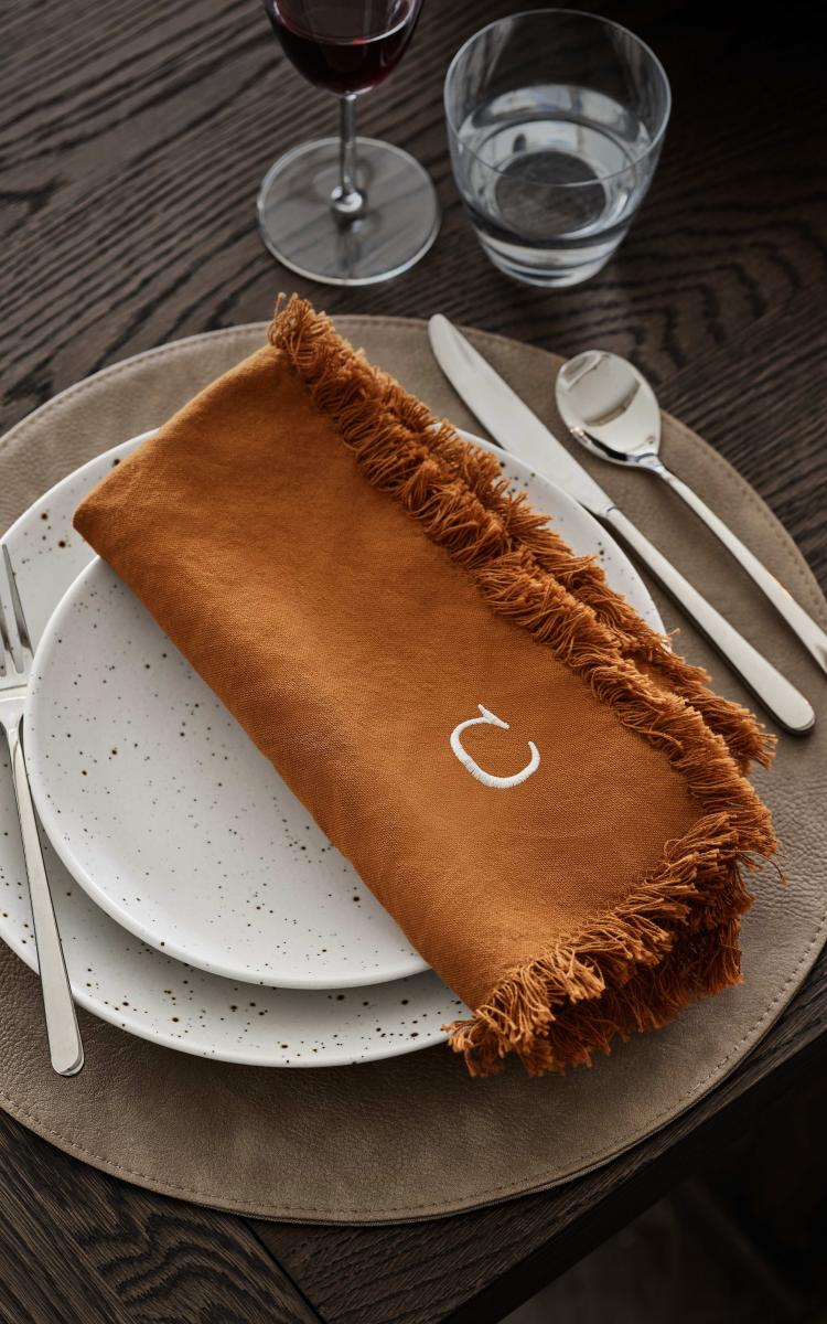 17 Best Thanksgiving Dinnerware: Shop Our Stylish Picks