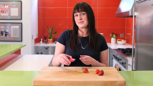 Play Chef'n ® Strawberry Huller - video 1 of 3