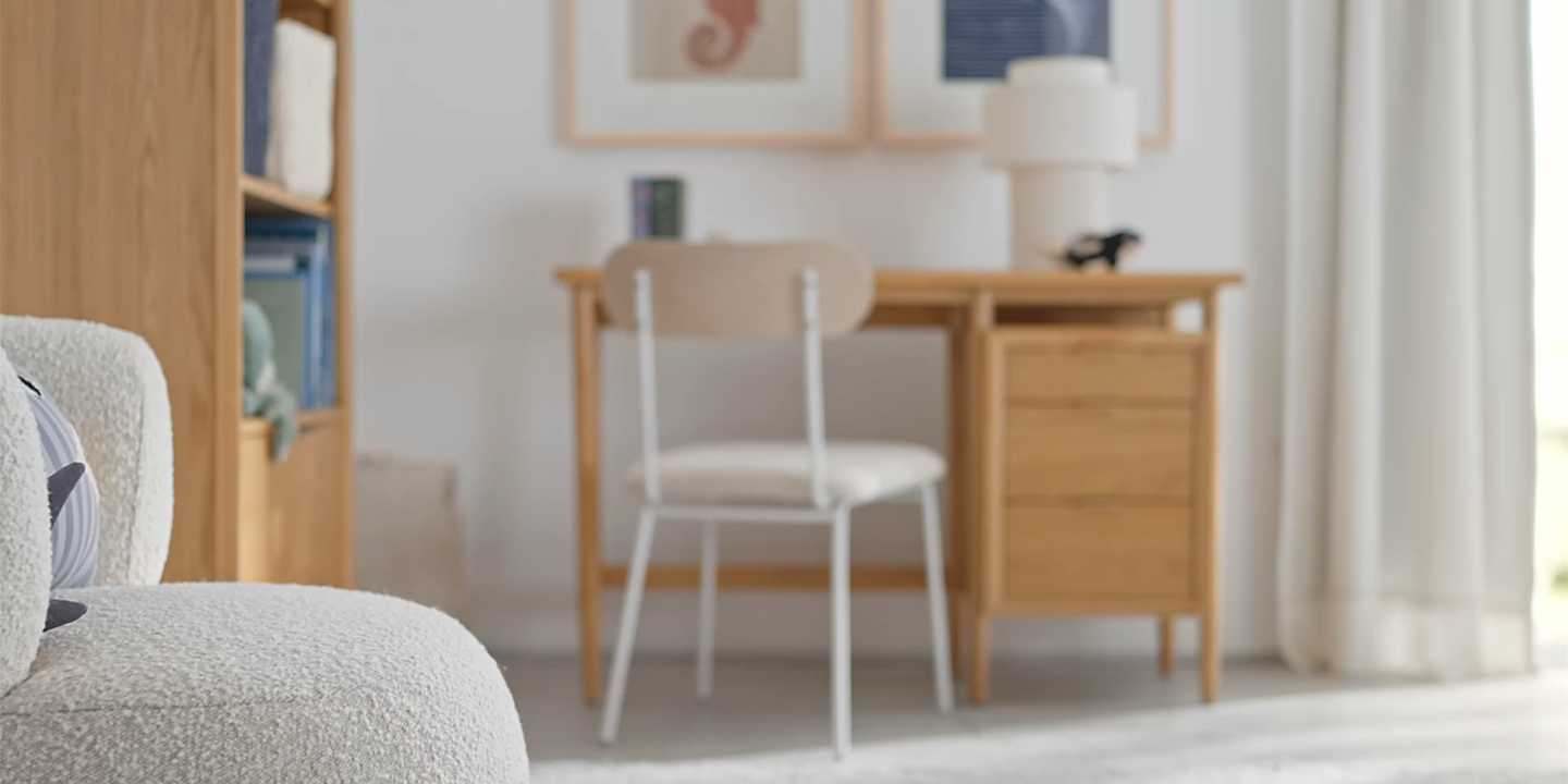 shop desks & chairs