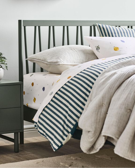 Land of Nod - To the buy Center Full / Queen Bedding