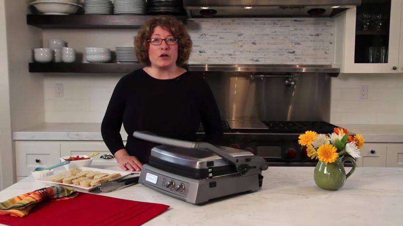 Play Cuisinart ® Griddler ® Deluxe Contact Grill - video 1 of 1